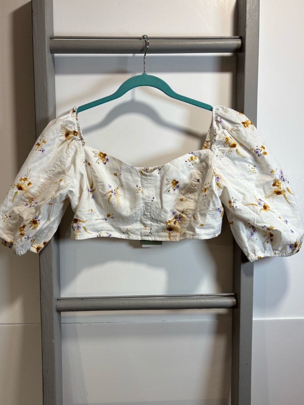 H&M NWT large Floral Puff-Sleeve Crop Top, Renaissance, coquette, linen, boho
